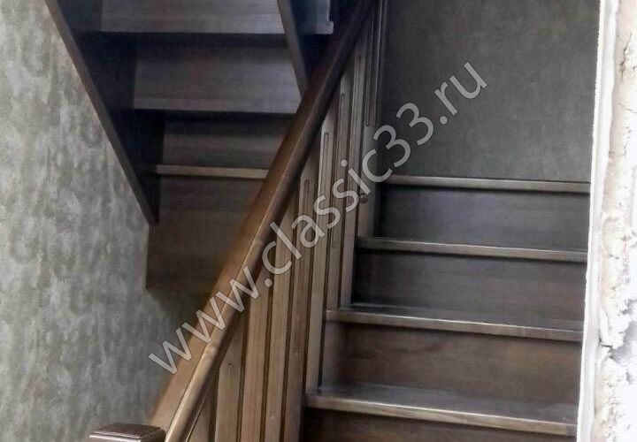 Лестница двухмаршевая через площадку