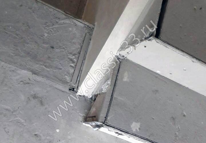Лестница из бука на бетонном основании